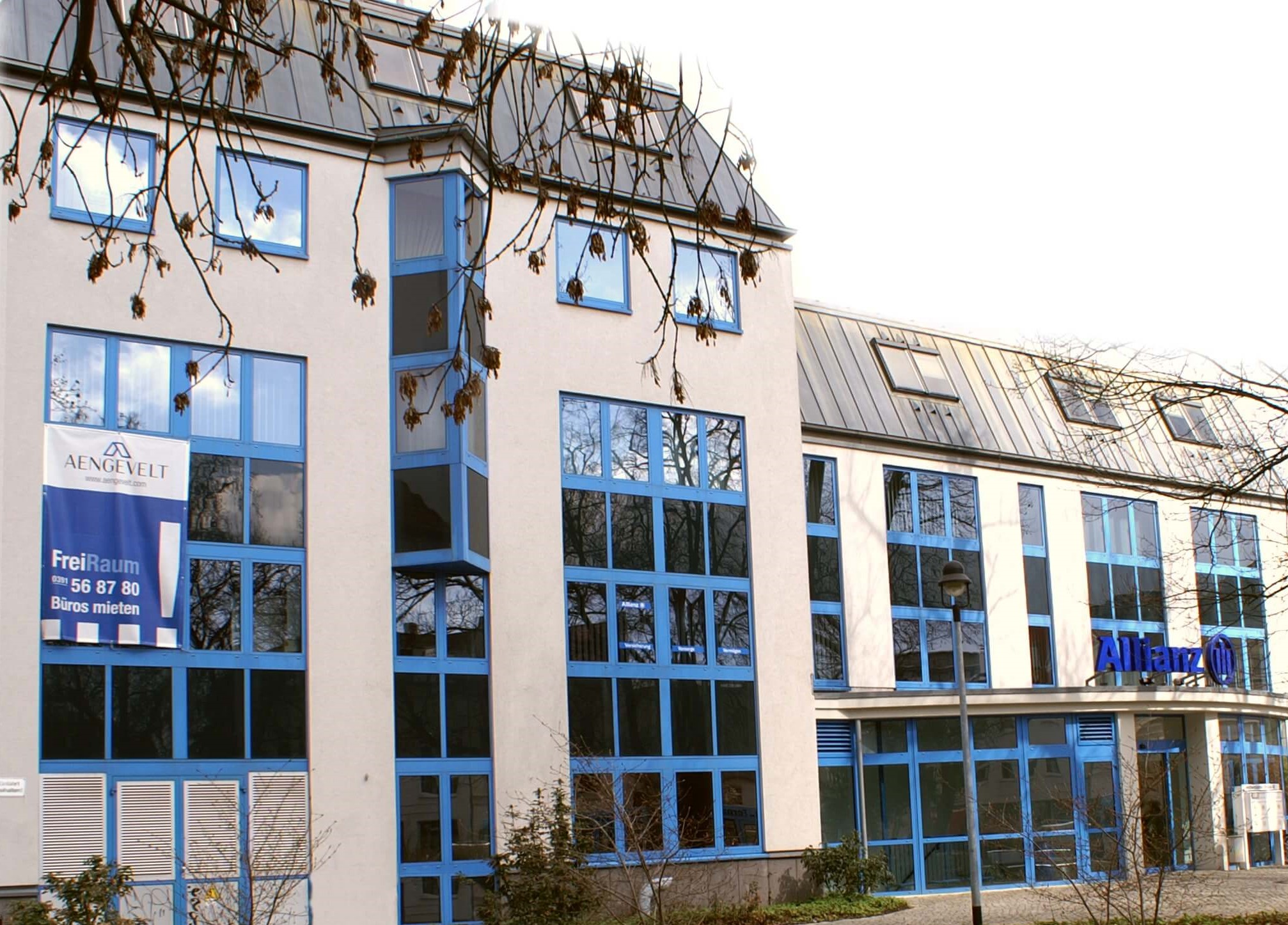 Seitenansicht von Gebäude von FIT-Ausbildungs-Akademie